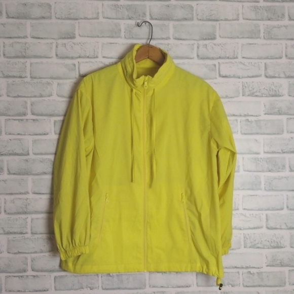 Girlfriend Collective Lemon Windbreaker - Picture 2 of 5